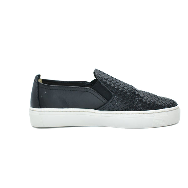 SNEAK NAME – The Flexx USA